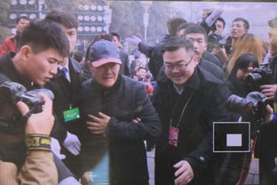 朱时茂意外现身汪小菲婚礼，遭遇记者围堵迅速离场