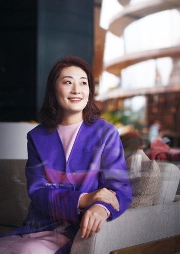 宗馥莉正式接手娃哈哈实业公司，传承与创新，谱写新一代商业传奇