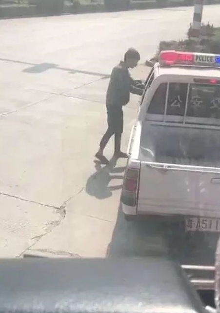 佩通坦被停职 柔性外交为何“翻车”